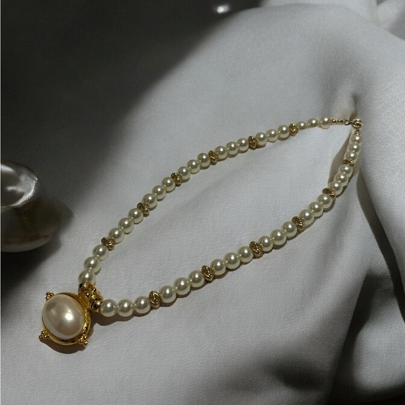 Vintage Sutton Hoo Gold Plated Faux Pearl Necklace 17” - Picture 5 of 10